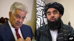 ذبیح الله مجاهد، سخنگوی طالبان (راست) و خواجه آصف، وزیر دفاع پاکستان