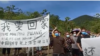 2022年3月29日，103名滯留印尼蘇拉維西超過五個月的中國工人，舉行抗議示威活動，要求回家、討還薪水。（中國勞工觀察提供）