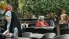 موج جدید حمله به مخالفان حجاب اجباری؛ نامه وزارت ارتباطات به ادارات و اپراتورها برای برخورد با «کشف حجاب»
