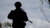 ARHIVA - Vojnik Treće brigade australijske vojske stražari na Langam biču tokom vežbe snaga Australije i SAD, u sevenroj Austraiji, 13. jula 2017.