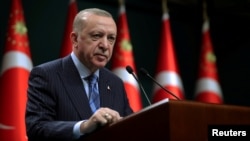 ARHIVA - Turski predsednik Redžep Tajip Erdogan govori nakon sastanka kabineta u Ankari, 17. maa 2021.