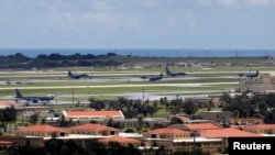 2017年8月15日，美國太平洋領土關島安德森空軍基地停機坪上停放的美國軍用飛機。