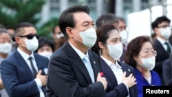 南韓總統尹錫悅（中）出席日本殖民時代結束77週年紀念活動。 （路透社）