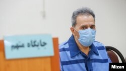 در پی صدور حکم اعدام برای جمشید شارمهد، آلمان سفیر جمهوری اسلامی را فرا خواند و دو کارمند سفارت را اخراج کرد.