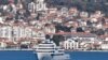 Superjahta "Solaris" ruskog oligarha Romana Abramoviča usidrena u Tivatskom zalivu, 12. marta 2022. Foto (AP/Risto Bozovic)