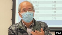 時事評論員劉銳紹表示，香港與深圳的防疫政策不能比較，因為深圳市民對”封城”等嚴厲的防疫措施無從公開反應，只能逆來順受，而香港仍要考慮國際互動等因素。(美國之音湯惠芸)