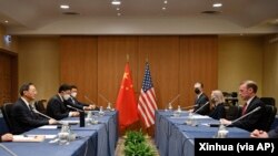 美國白宮國家安全顧問沙利文與中共中央政治局委員、中共中央外事辦主任楊潔篪在意大利羅馬的Cavalieri希爾頓酒店就烏克蘭局勢舉行會談。（2022年3月14日）