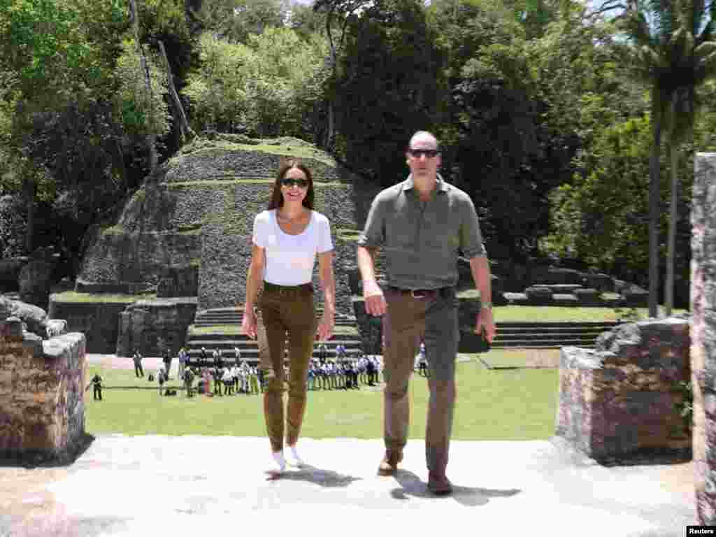 Prens William d'Anglete ak madanm ni Catherine, Duches Cambridge la vizite Caracol yon ansyen lye achiyolojik endyen Maya yo nan peyi Beliz, 21 Mas 2022.
