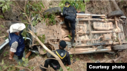  တာ့ခရိုင် Mae Ramat မြို့နယ်၊ မြန်မာရွှေ့ပြောင်းအလုပ်သမား ၂၁ ဦးလိုက်ပါလာတဲ့ ကားချောက်ထဲကျတဲ့ ယခင်မှတ်တမ်းဓာတ်ပုံ။ (ဓာတ်ပုံ- ထိုင်းနယ်ခြားစောင့်တပ်)