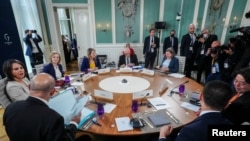 Ministri inostranih poslova zemalja G-7, tokom sastanka u Vajzenhausu, na severu Nemačke, 13. maja 2022.