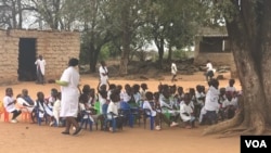 Angola Benguela escola ao ar livre 