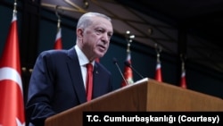 Cumhurbaşkanı Erdoğan, üç haftalık aradan sonra toplanan Cumhurbaşkanlığı Kabinesi’nin ardından açıklamalarda bulundu.