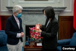 台灣總統蔡英文在台北總統府會晤到訪的德國自由民主黨成員、國會國防委員會主席瑪麗-艾格尼絲·斯特拉克-齊默爾曼（Marie-Agnes Strack-Zimmermann）。（2023年1月10日）
