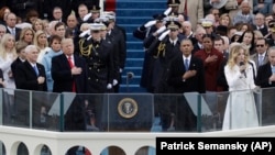 Donald Tramp i Barak Obama na Trampovoj predsjedničkoj inauguraciji, 20. januara 2017. godine