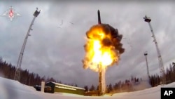 ARHIVA - Raketa sa nuklearnom bojevom glavom lansirana tokom vojne vežbe u Rusiji, februar 2022.