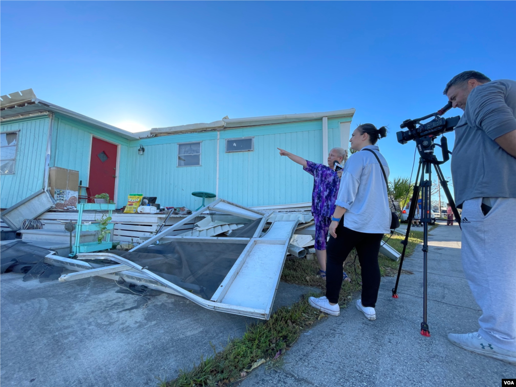 Ian kasırgası Florida’yı terk etti ancak ardında büyük bir yıkım bıraktı. VOA Türkçe ekibinden Begüm Dönmez Ersöz ve Tezcan Taşkıran kasırgada en fazla can kaybının gerçekleştiği Lee County’deydi.