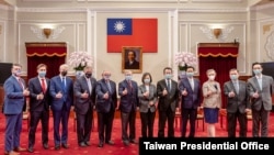 台湾总统蔡英文2022年4月15日在台北会晤到访的美国国会议员代表团。（照片来自台湾总统府网站）