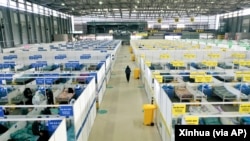 上海新國際博覽中心改建為方艙醫院以隔離新冠病人。 (2022年4月1日)