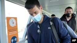 Đoković po dolasku na beogradski aerodrom