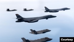 2023年2月1日，美國派出包括能攜帶核武器的B-1B型戰略轟炸機參與美韓軍演。（韓國國防部照片）