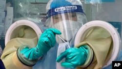 Testiranje na koronavirus u laboratoriji u Pekingu
