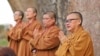 རྒྱ་ནག་ནང་ན་གཞོན་ཚོའི་ཁྲོད་ནང་པའི་དགོན་པ་སོགས་ལ་བསྐྱོད་དེ་དད་གུས་བྱེད་མཁན་ཇེ་མང་།