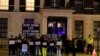 民众周日再到中国驻英大使馆外集会声援“白纸运动”