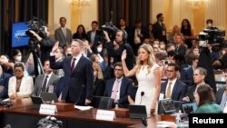 Svedočenje nekadašnjih zaposlenih u Beloj kući na kongresnom pretresu o neredima 6. januara