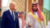 ARHIVA - Predsednik SAD Džo Baden i saudijski princ Muhamed bin Salman, u Džedi 15. jula 2022.