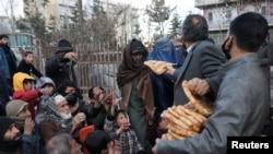 اتحادیه اروپا گفته است که با توجه به بیش از ۲۳.۷ میلیون نیازمند به کمک‌های بشری در افغانستان، خطر واقعی و حاد قحطی وجود دارد