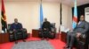 Presidentes João Lourenço, de Angola (esq), Paul Kagame, do Ruanda (cen) e Felix Tshisekedi, da RDC, Luanda, 21 Fevereiro 2020