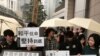 香港学生重回占中示威区论政治、社运
