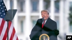 Bivši predsednik SAD Donald Tramp tokom govora na mitingu 6. januara