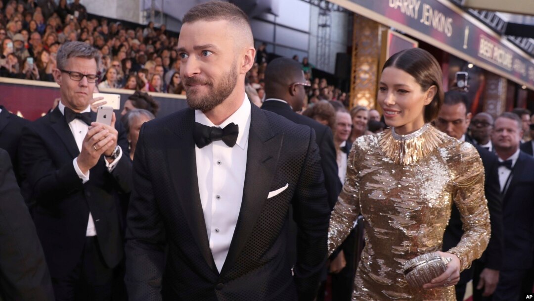 Justin Timberlake, left, and Jessica Biel arrive at the Oscars, Feb. 26, 2017, at the Dolby Theatre in Los Angeles.