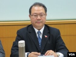 台灣淡江大學戰略研究所教授黃介正