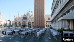 Prazan Trg Svetog Marka u Veneciji. (Foto: Reuters)