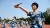 中國河北省邯鄲市一所高中在新學年開學之際進行軍訓。 （2022年8月21日）