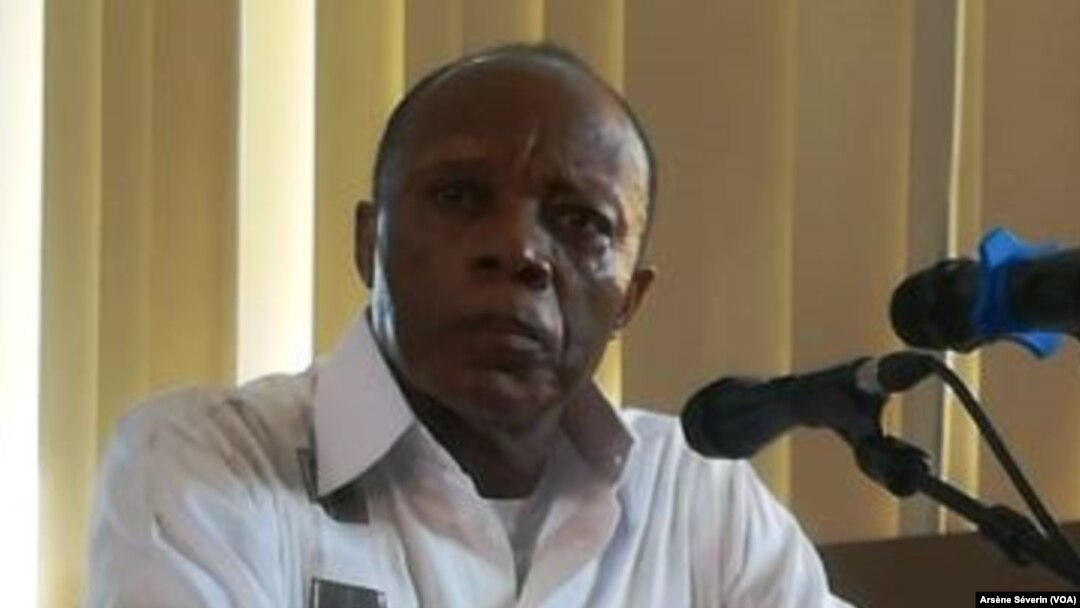 Le général Jean Marie Michel Mokoko, jugé et condamné à 20 ans de reclusions. (VOA/Arsène Séverin)