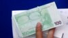 Penzionerima automatski 100 evra, ostali se prijavljuju od 15. maja