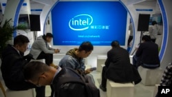 美國英特爾公司在北京舉行的中國國際信息通信展覽會上的展台。（美聯社2019年10月31日）