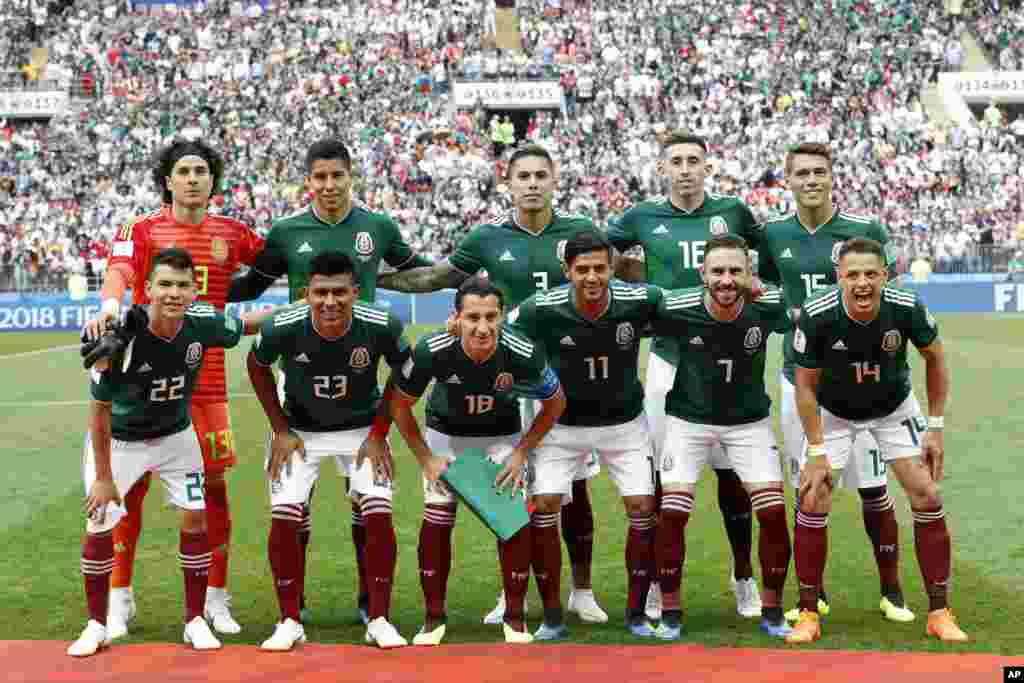 O México perdeu por 2-0 frente ao Brasil. 