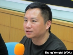 華人民主書院主席王丹