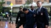 ABD uyuşturucu ile mücadele yetkilileri ve Kolombiya polisi, Tren de Aragua çetesinin üyesi olduğu iddia edilen “Gocho” lakaplı Luis Alfredo Carrillo Ortiz'i gözaltına alırken- 6 Şubat 2025.