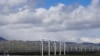 ARHIVA - Turbine na vetar u Palm Springsu u Kaliforniji, 22. marta 2023. 
