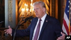 Donald Trump, Florida’da düzenlediği basın toplantısında, ABD’nin Suriye’deki askeri varlığına ilişkin bir soruyu yanıtladı. 