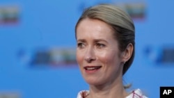 Premijerka Estonije Kaja Kalas tokom održavanja NATO samita u Viljnusu u Litvaniji, 12. jula 2023. godine. (Foto: AP/Mindaugas Kulbis)