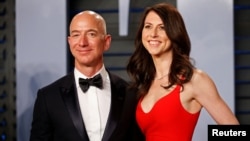 Džef Bezos sa bivšom suprugom Mekenzi 2018.