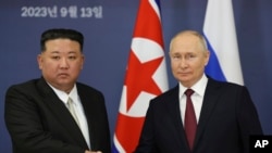 資料照：俄羅斯總統普京2023年9月13日與造訪的北韓領導人金正恩會面。 （克里姆林宮照片）
