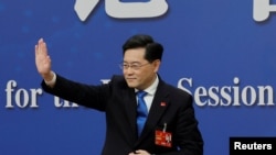 རྒྱ་ནག་གི་ཕྱི་སྲིད་བློན་ཆེན་ཟུར་པ་ཆིན་ཀང་གིས་ལས་གནས་ནས་དགོངས་པ་ཞུས་ཏེ་འཁྲོལ་ཆ་ཐོབ།