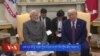 ཊམ་དང་མོ་དྷི་གཉིས་ཀྱིས་ཕོ་བྲང་དཀར་པོར་གྲོས་ཆོད་བཞག་པ།